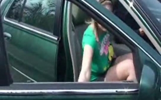 horny-chick-sucks-her-hubby-while-he-is-driving-a-